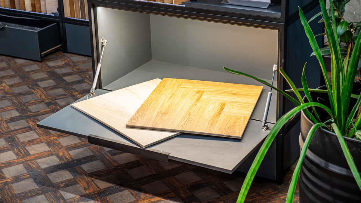 Световой короб в шоуруме Vkvadrate